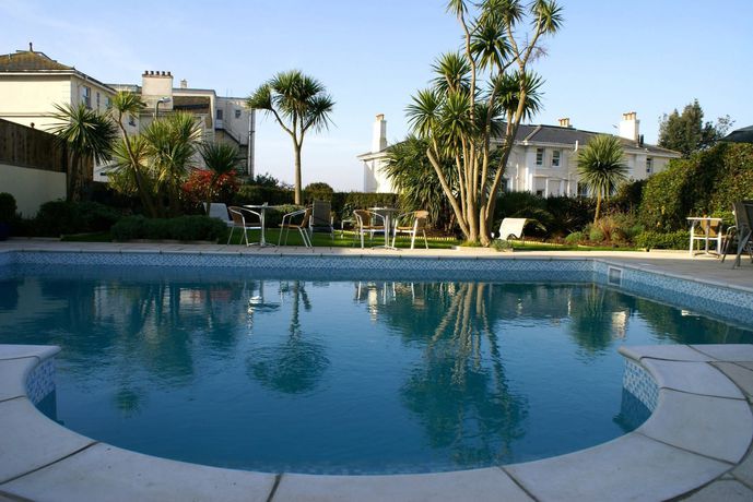 Imagen de la piscina del Hotel Riviera Lodge. Foto 14
