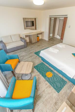 Imagen general del Hotel Riviera, MAMAIA. Foto 10