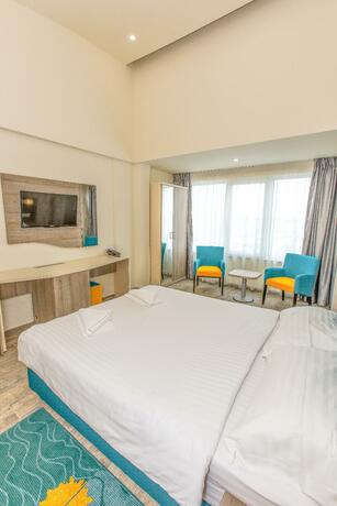 Imagen general del Hotel Riviera, MAMAIA. Foto 18