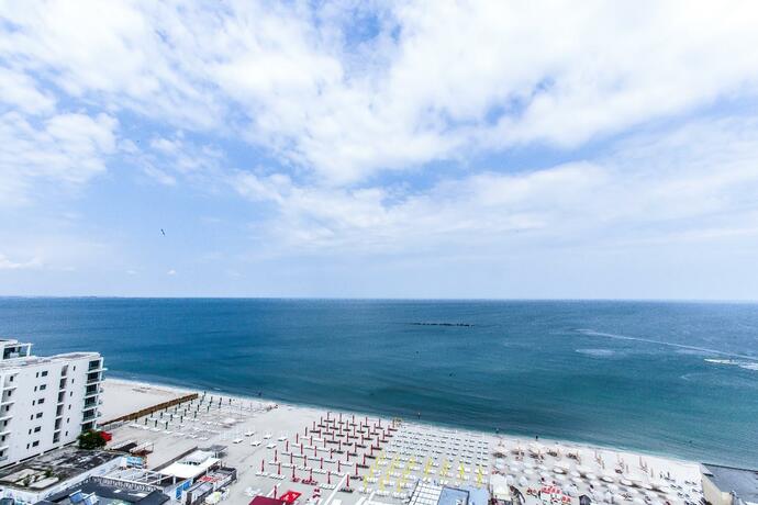 Imagen general del Hotel Riviera, MAMAIA. Foto 20