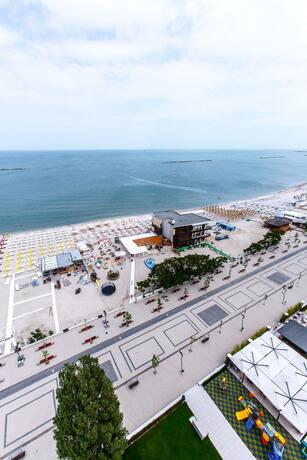 Imagen general del Hotel Riviera, MAMAIA. Foto 27