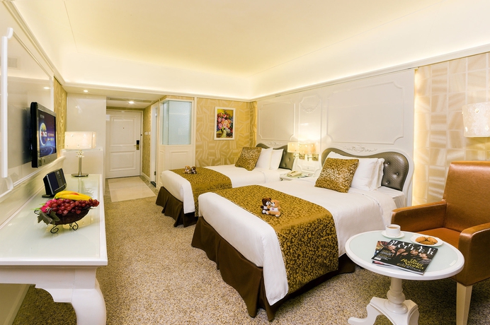 Imagen de la habitación del Hotel Riviera Macau. Foto 7