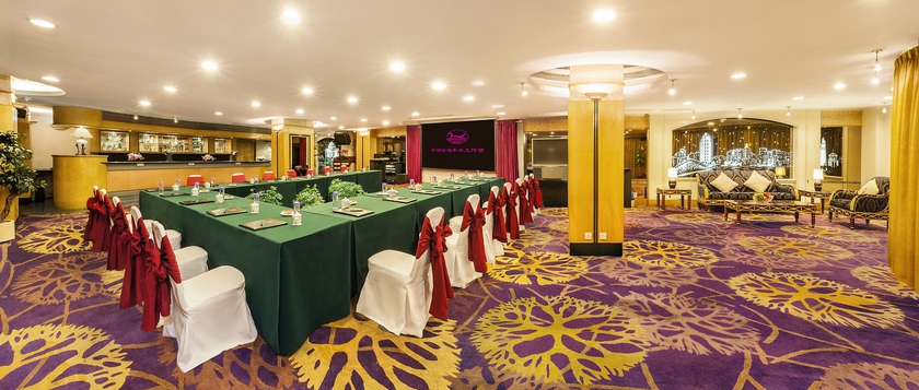 Imagen del bar/restaurante del Hotel Riviera Macau. Foto 2