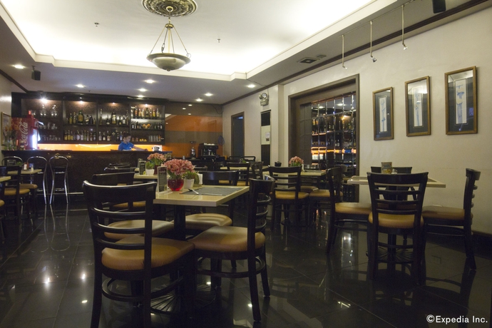 Imagen del bar/restaurante del Hotel Riviera Mansion. Foto 1