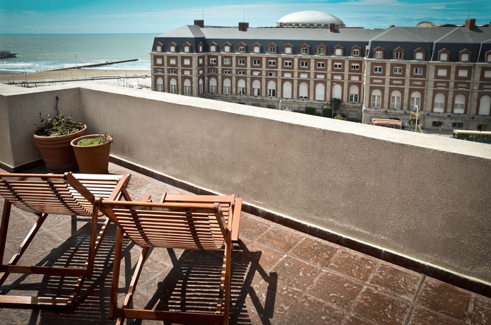 Imagen de los exteriores del Hotel Riviera, Mar del Plata. Foto 10