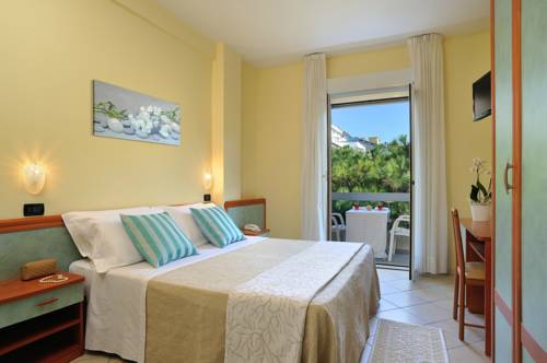 Imagen de la habitación del Hotel Riviera, Misano Adriatico. Foto 5