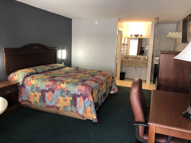 Imagen de la habitación del Hotel Riviera Motel. Foto 10