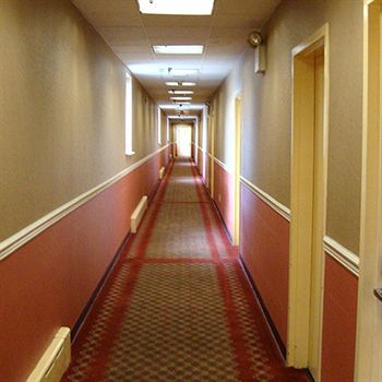 Imagen de los interiores del Hotel Riviera Motor Inn Brooklyn. Foto 8