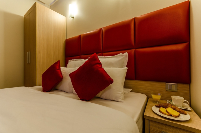 Imagen de la habitación del Hotel Riviera, París. Foto 5