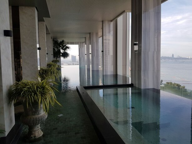 Imagen general del Hotel Riviera Pattaya Beach. Foto 15
