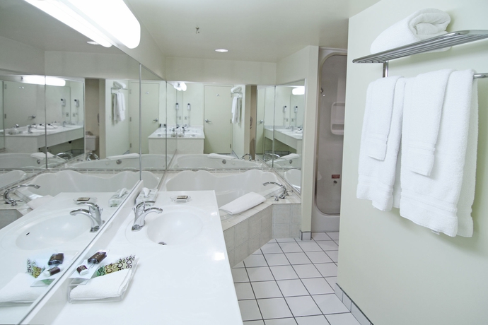 Imagen de la habitación del Hotel Riviera Plaza and Conference Centre Calgary Airport. Foto 3