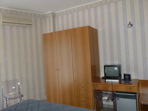 Imagen de la habitación del Hotel Riviera, Porto San Giorgio. Foto 3