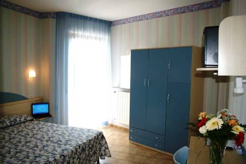 Imagen de la habitación del Hotel Riviera, Porto San Giorgio. Foto 12