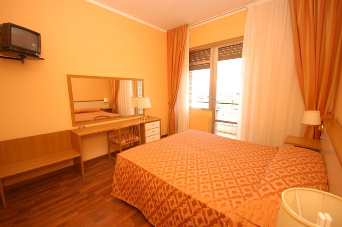 Imagen de la habitación del Hotel Riviera, Pozzuolo Alto. Foto 6