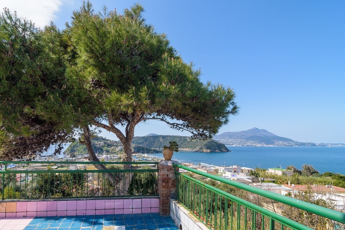 Imagen de los exteriores del Hotel Riviera, Procida. Foto 14