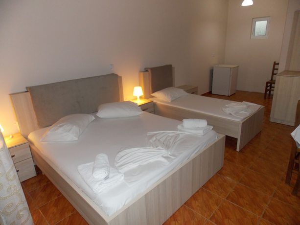 Imagen de la habitación del Hotel Riviera, Qeparo. Foto 5