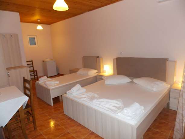 Imagen de la habitación del Hotel Riviera, Qeparo. Foto 6