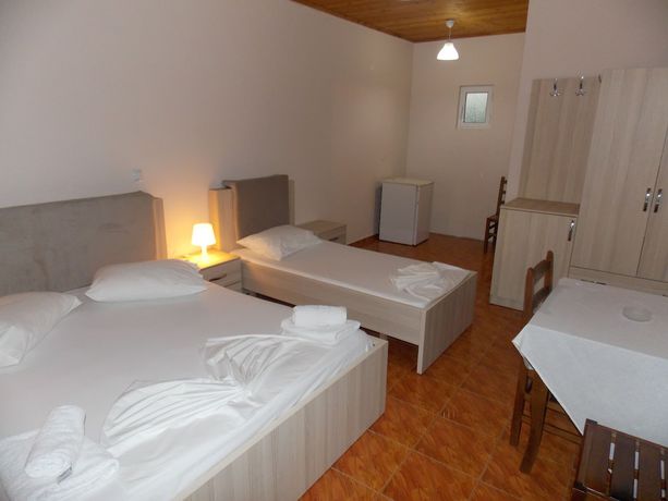 Imagen de la habitación del Hotel Riviera, Qeparo. Foto 11