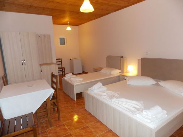 Imagen de la habitación del Hotel Riviera, Qeparo. Foto 12
