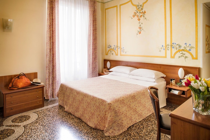 Imagen de la habitación del Hotel Riviera, Rapallo. Foto 2