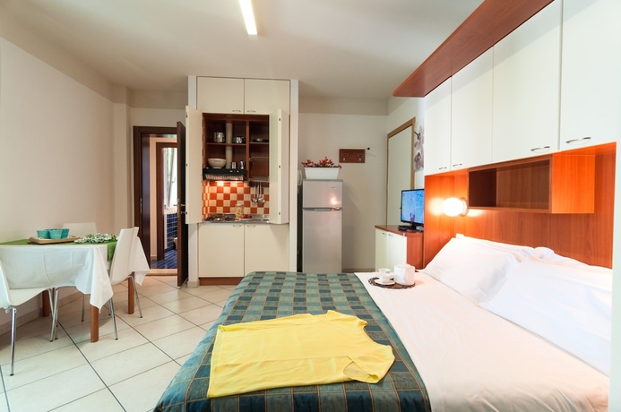 Imagen de la habitación del Hotel Riviera Residence. Foto 8