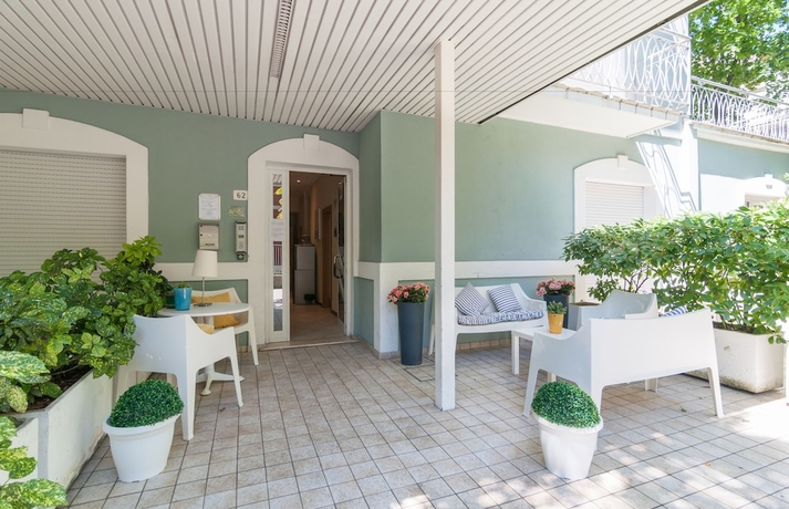 Imagen del bar/restaurante del Hotel Riviera Residence. Foto 5