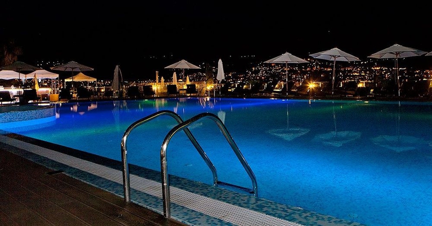 Imagen de la piscina del Hotel Riviera Resort. Foto 5
