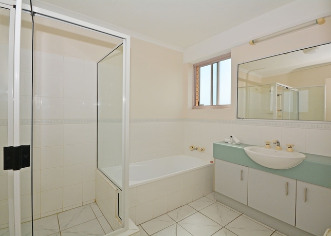 Imagen de la habitación del Hotel Riviera Resort. Foto 15