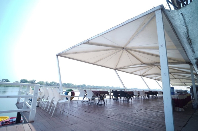 Imagen del bar/restaurante del Hotel Riviera Resort ands. Foto 4