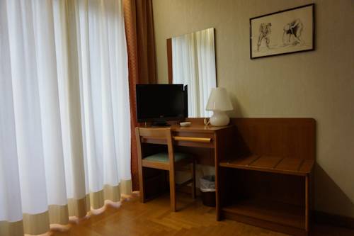 Imagen de la habitación del Hotel Riviera, Riva del Garda. Foto 8