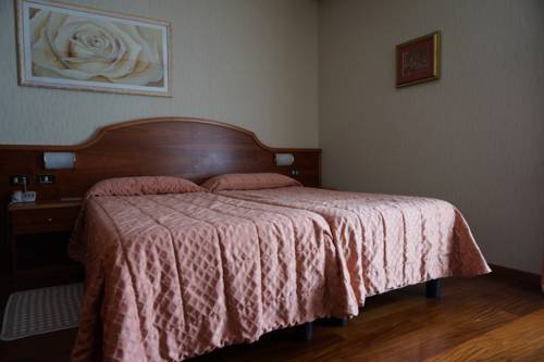 Imagen de la habitación del Hotel Riviera, Riva del Garda. Foto 11