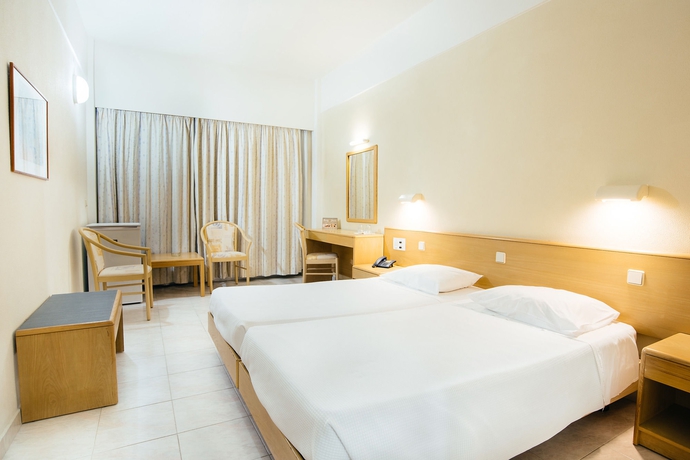 Imagen de la habitación del Hotel Riviera, Rodas Town. Foto 9