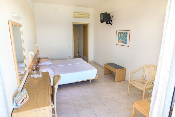 Imagen de la habitación del Hotel Riviera, Rodas Town. Foto 10