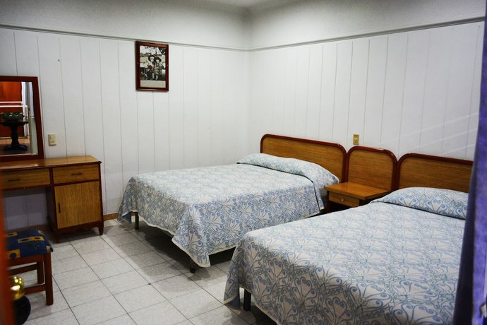 Imagen de la habitación del Hotel Riviera, San Juan de los Lagos. Foto 7