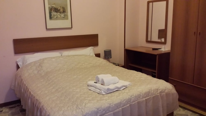 Imagen de la habitación del Hotel Riviera, San Remo. Foto 6