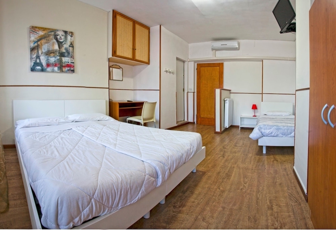 Imagen de la habitación del Hotel Riviera, San Remo. Foto 8