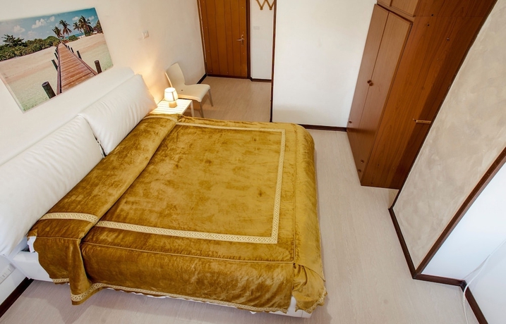 Imagen de la habitación del Hotel Riviera, San Remo. Foto 13