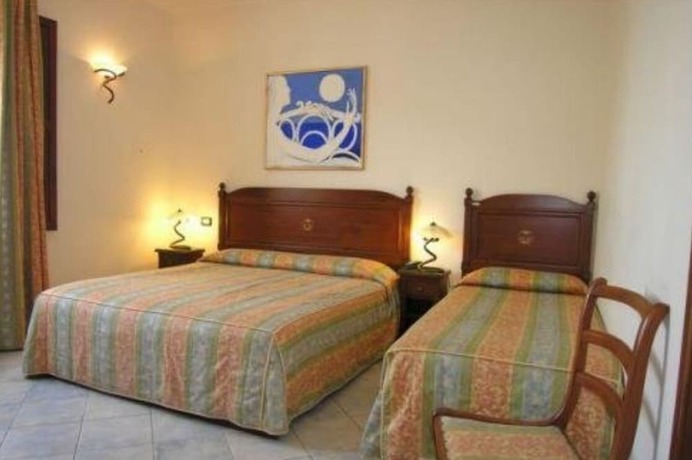 Imagen de la habitación del Hotel Riviera, San Vito Lo Capo. Foto 13
