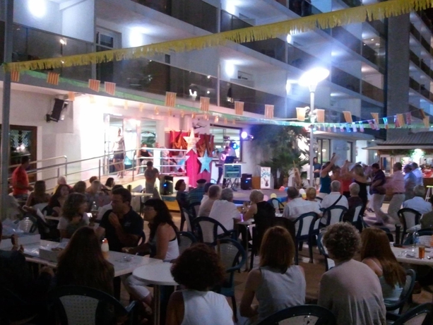 Imagen de los interiores del Hotel Riviera, Santa Susanna. Foto 4