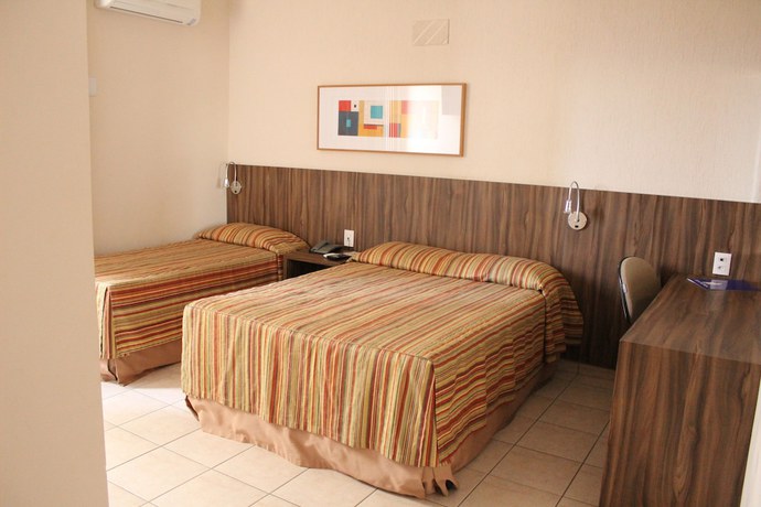 Imagen de la habitación del Hotel Riviera, Sao Jose do Rio Preto. Foto 2