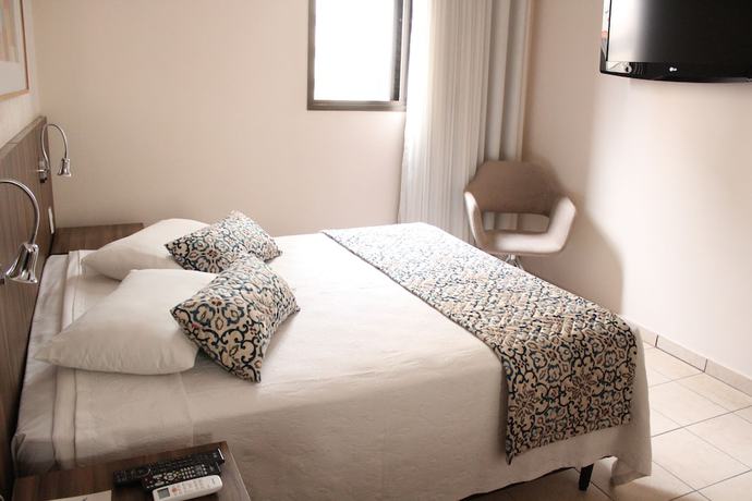 Imagen de la habitación del Hotel Riviera, Sao Jose do Rio Preto. Foto 8