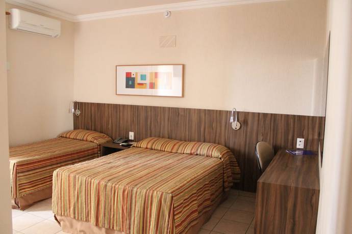 Imagen de la habitación del Hotel Riviera, Sao Jose do Rio Preto. Foto 17