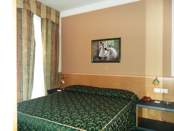 Imagen de la habitación del Hotel Riviera, Segrate. Foto 13