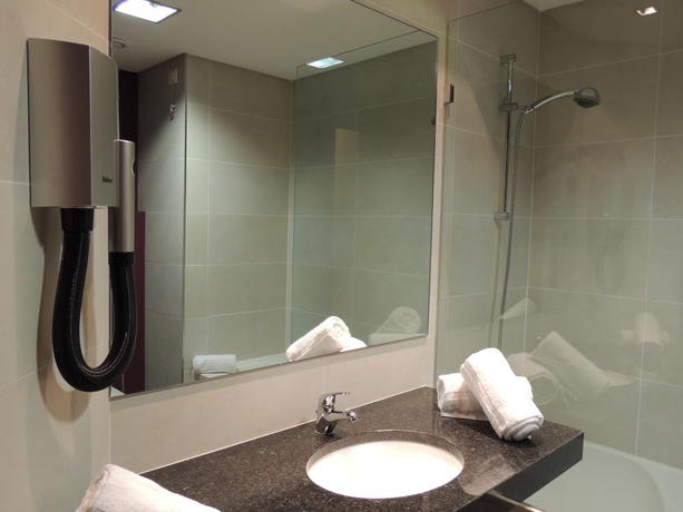 Imagen de la habitación del Hotel Riviera Setubal. Foto 5