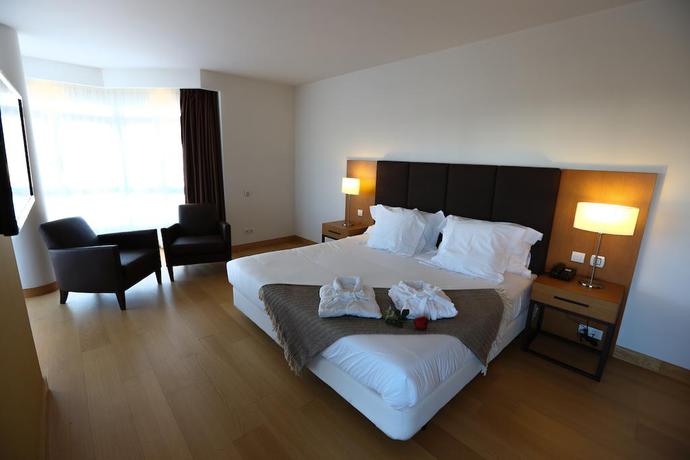 Imagen de la habitación del Hotel Riviera Setubal. Foto 11
