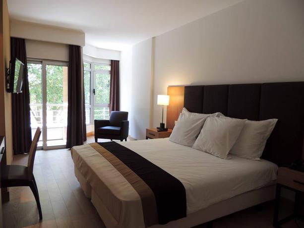 Imagen de la habitación del Hotel Riviera Setubal. Foto 12