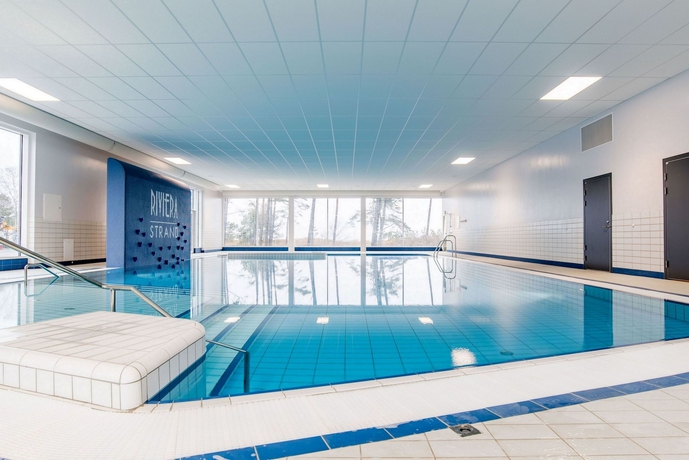 Imagen de la piscina del Hotel Riviera Strand. Foto 19