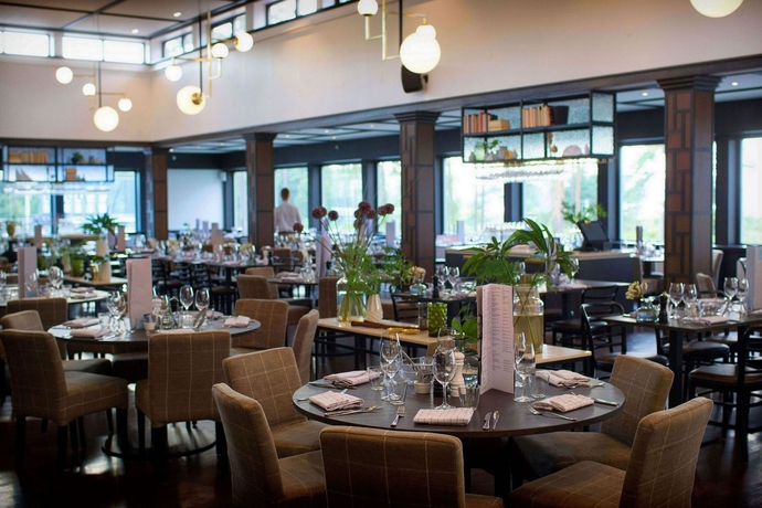 Imagen del bar/restaurante del Hotel Riviera Strand. Foto 4