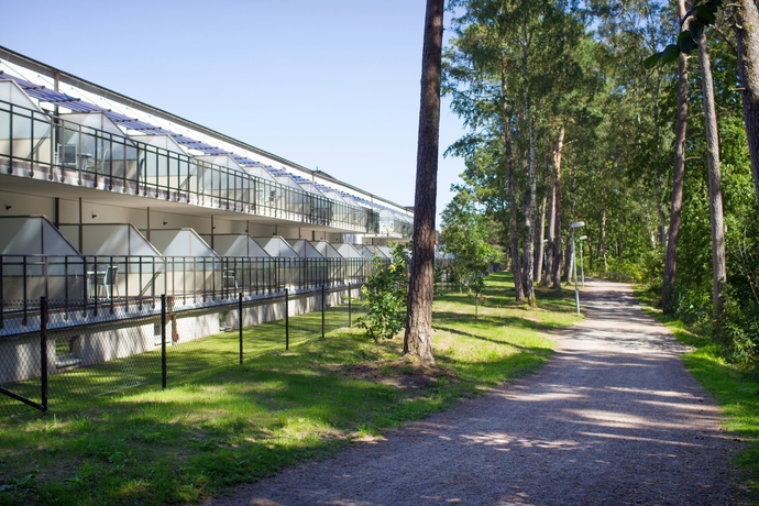 Imagen de los exteriores del Hotel Riviera Strand. Foto 10