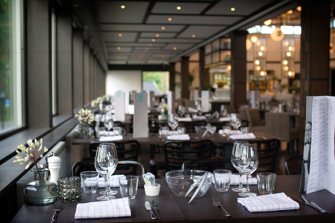 Imagen del bar/restaurante del Hotel Riviera Strand. Foto 5